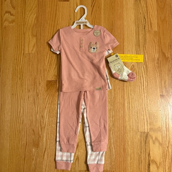 SUPER SOFT Bearpaw Baby Girl Set of 2 Pairs of Pajamas w/Socks - Picture 1 of 15